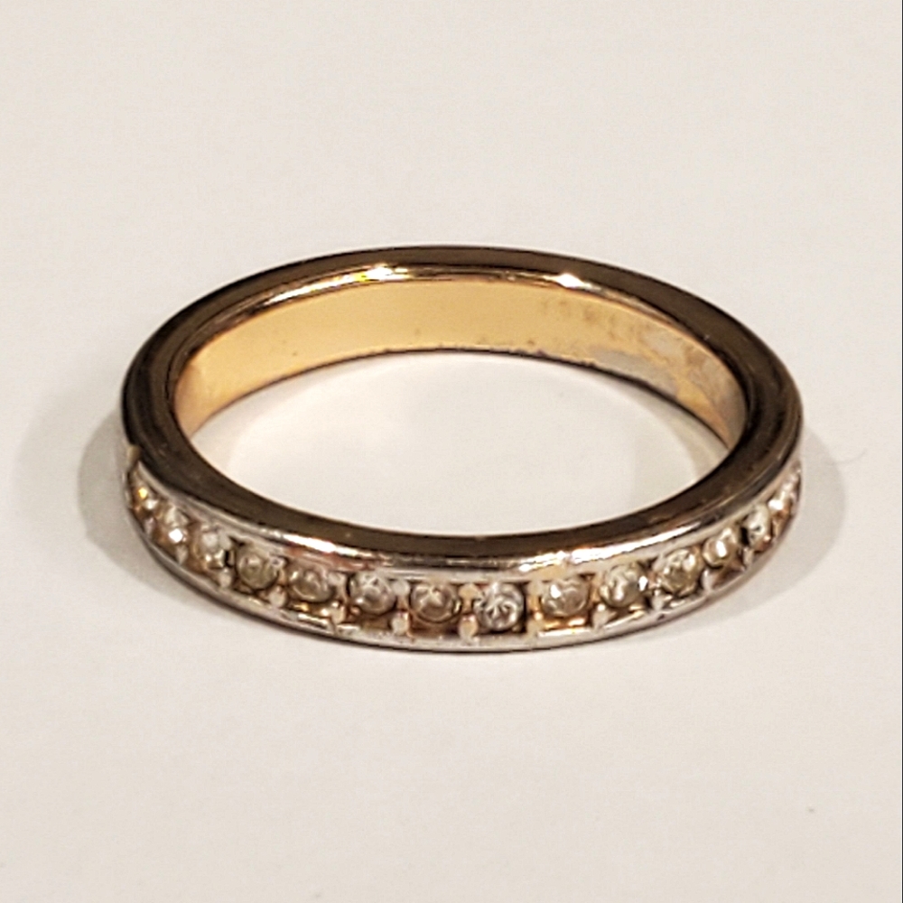 Wedding band ring size 8 channel set